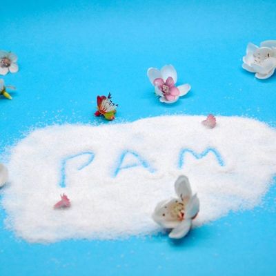 Chemicaliën Polymeer Kationisch polyacrylamide Vlokmiddel Waterbehandeling voor zandwasinstallatie