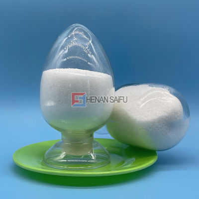 CPAM Polyacrylamide Poeder Flocculant Lineaire Polymeer Verbinding Met Wateroplosbaarheid